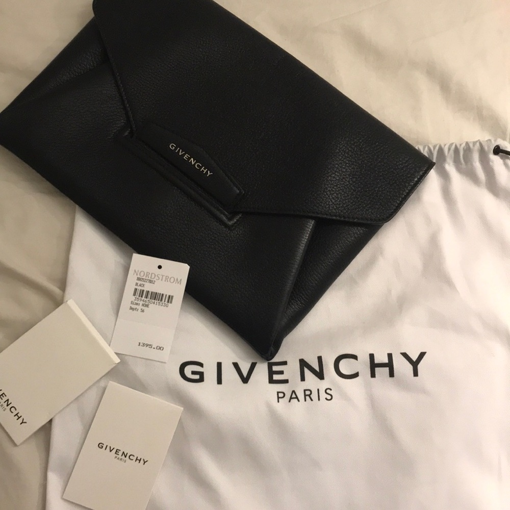 Givency Antigona-md Envelop Clutch